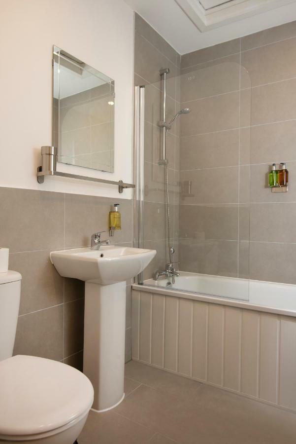 Flat D - Modern, Top Floor, 2 Bedroom, 2 Bathroom Apartment In Central Southsea, Portsmouth Esterno foto