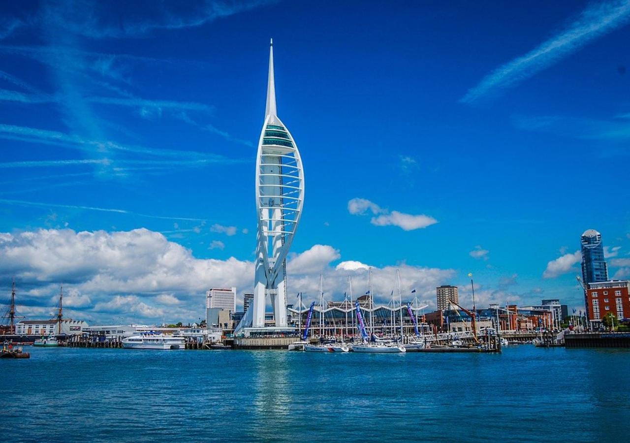 Flat D - Modern, Top Floor, 2 Bedroom, 2 Bathroom Apartment In Central Southsea, Portsmouth Esterno foto